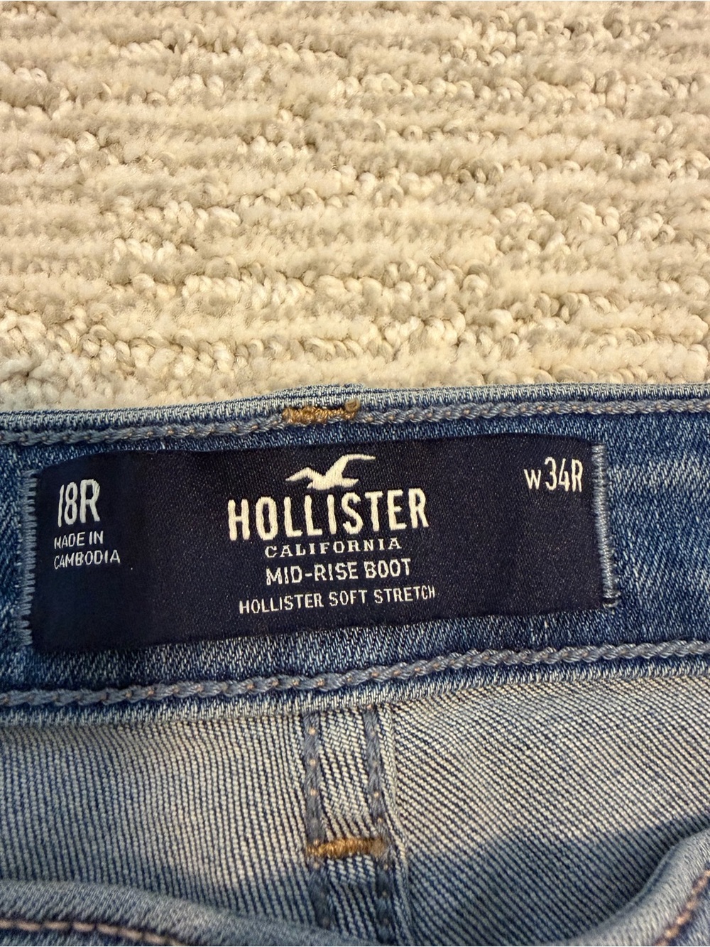 Hollister Women's Mid-Rise Boot Cut Jeans - Picture 2 of 7